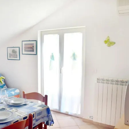With Terrace And Garden Access * Zambratija (Istria)