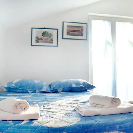 Apartman With Terrace And Garden Access