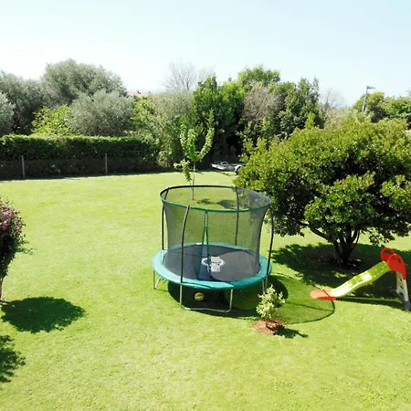 Apartman With Terrace And Garden Access *
