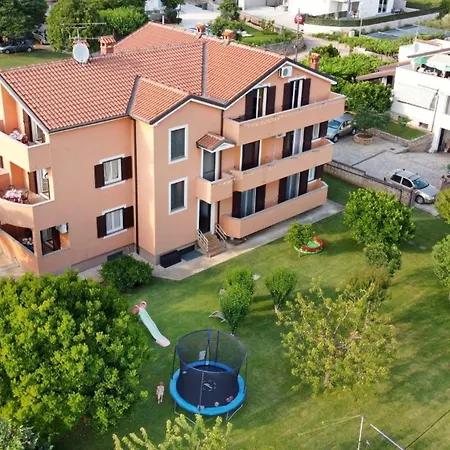 With Terrace And Garden Access * Zambratija
