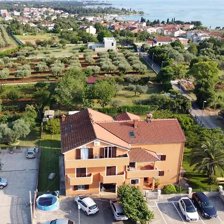With Terrace And Garden Access * Zambratija