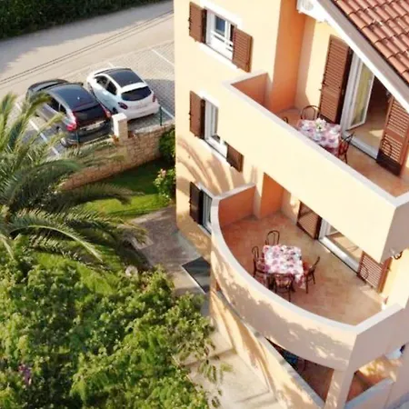 With Terrace And Garden Access * Zambratija