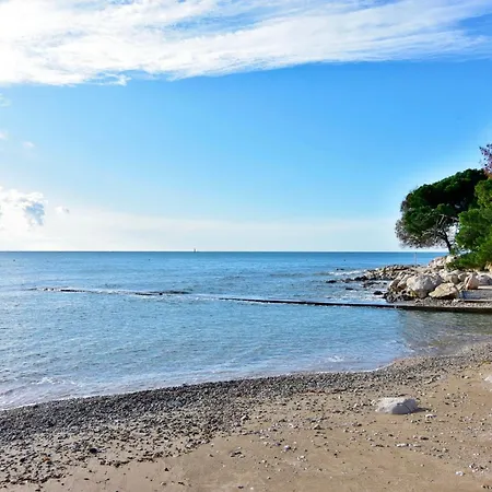 Appartement With Terrace And Garden Access Zambratija (Istria)